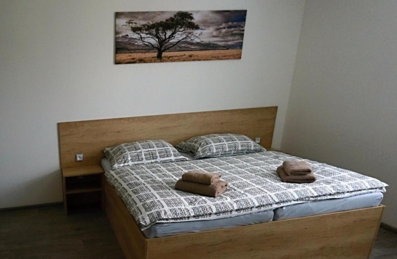 Rezidence Belehradska Apartment Most Bagian luar foto