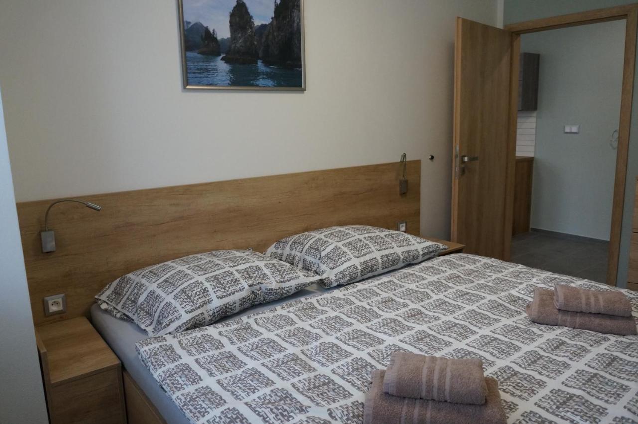 Rezidence Belehradska Apartment Most Bagian luar foto